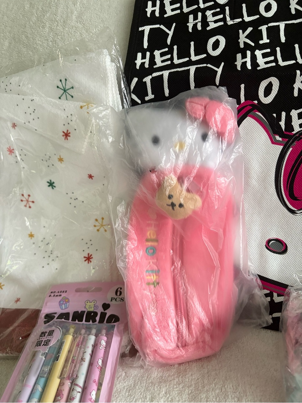 Hello Kitty Bundle #6N - Picture 2 of 2